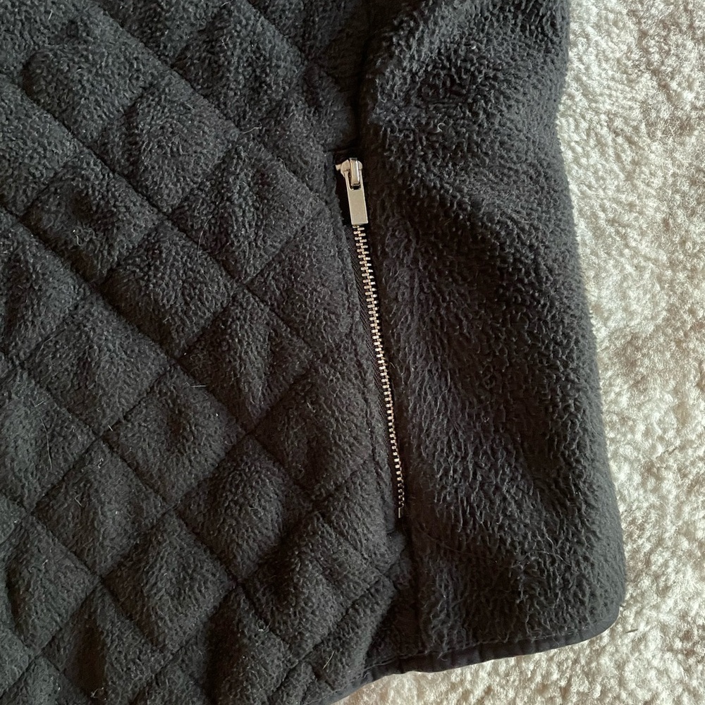 ABERCROMBIE & FITCH Quilted Vest - Picture 7 of 11